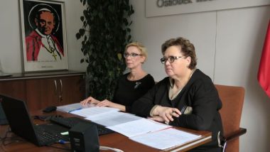 Od lewej: Agnieszka Karczewska-Gzik, kierownik Wydziału Rozwoju Kompetencji Społecznych i Obywatelskich, Grażyna Wiśniewska, wicedyrektor Ośrodka Rozwoju Edukacji